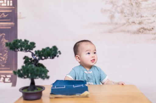 崇左宝宝摔到头第五天吐了